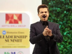 Anil Kapoor discusses taking Vayu, his grandson, on a walk in HTLS 2022. He was attempting to consume the sun.