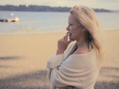 In an upcoming Netflix documentary, Pamela Anderson responds to “Pam & Tommy.”